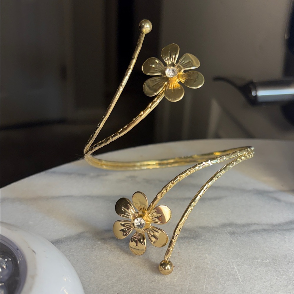 Gold Floral Women's Bracelet